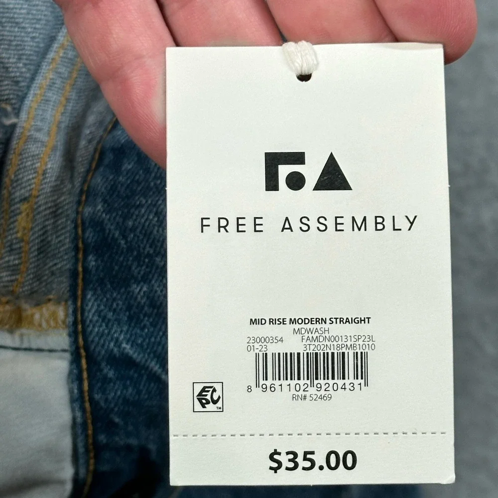 Free Assembly Modern Straight Jeans Men's 38x30(29) Mid Wash Stretch‎ NWT